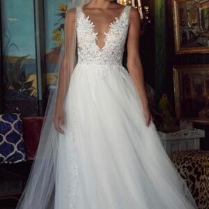 Wedding dress